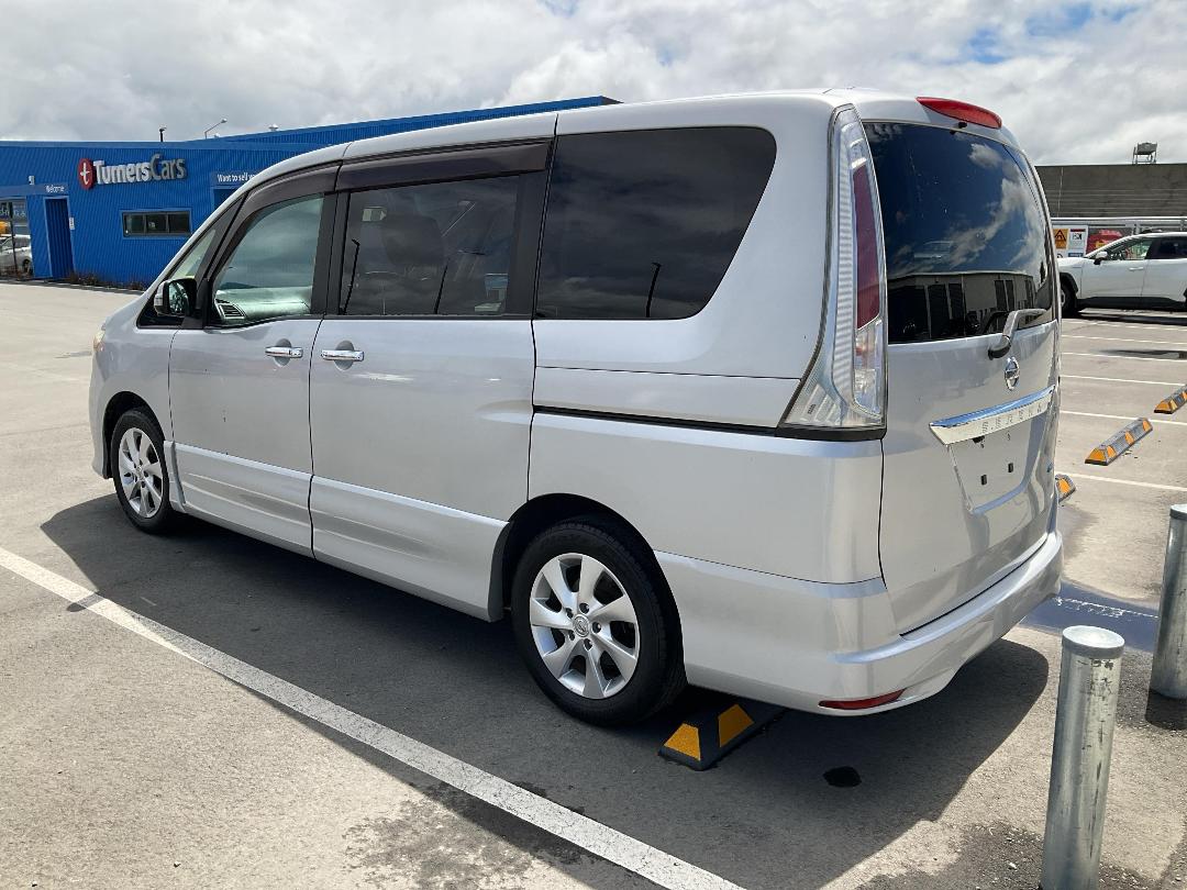 Photo '3' of Nissan Serena