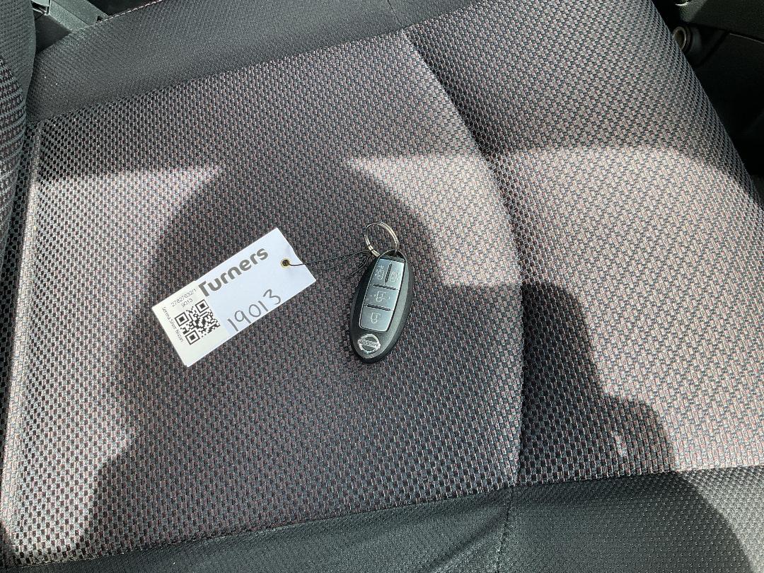 Photo '8' of Nissan Serena