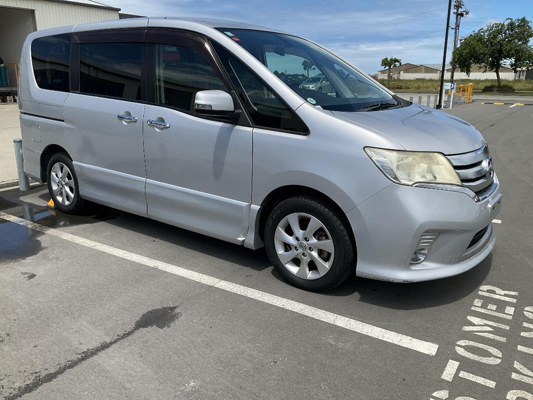 Photo '5' of Nissan Serena