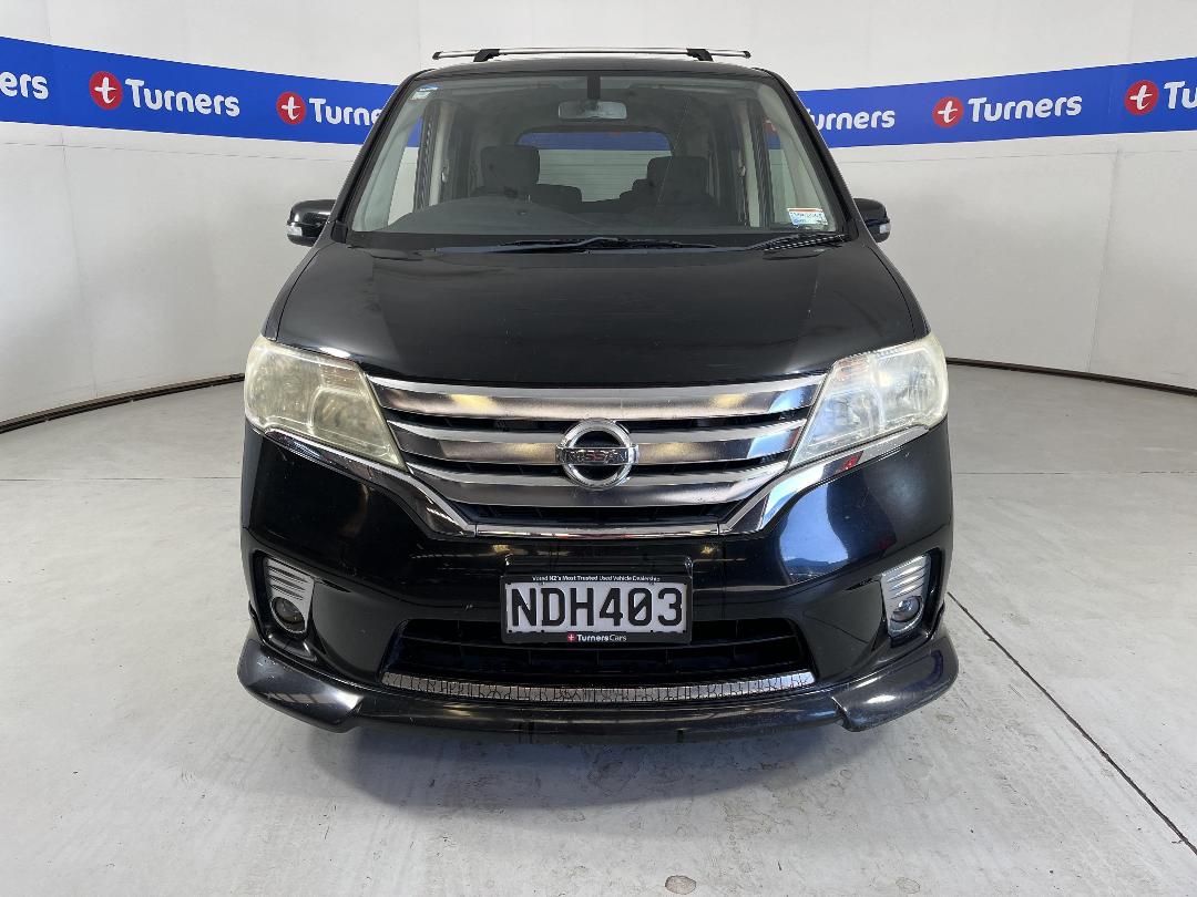 Photo '2' of Nissan Serena Photo '2' of Nissan Serena