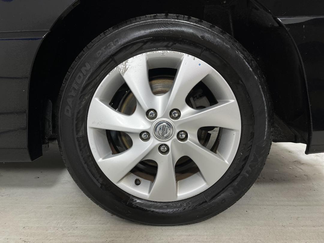 Photo '11' of Nissan Serena Photo '11' of Nissan Serena