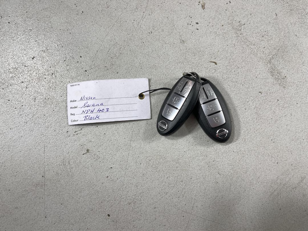 Photo '22' of Nissan Serena Photo '22' of Nissan Serena