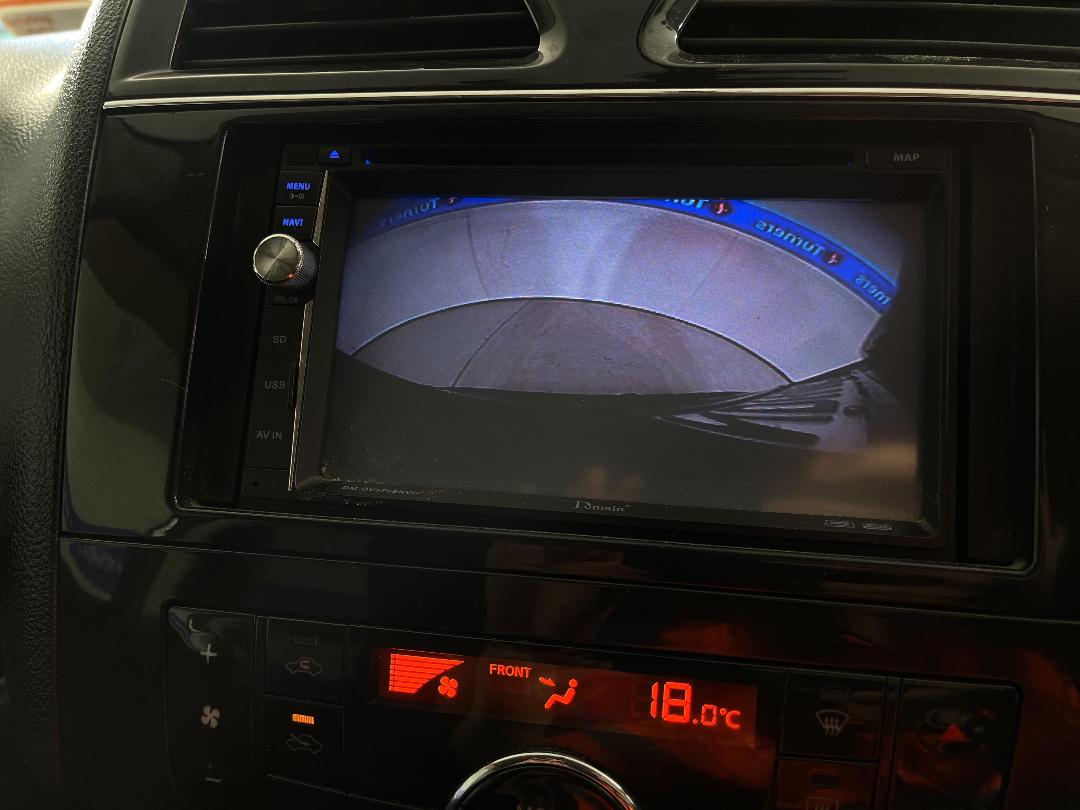 Photo '26' of Nissan Serena Photo '26' of Nissan Serena