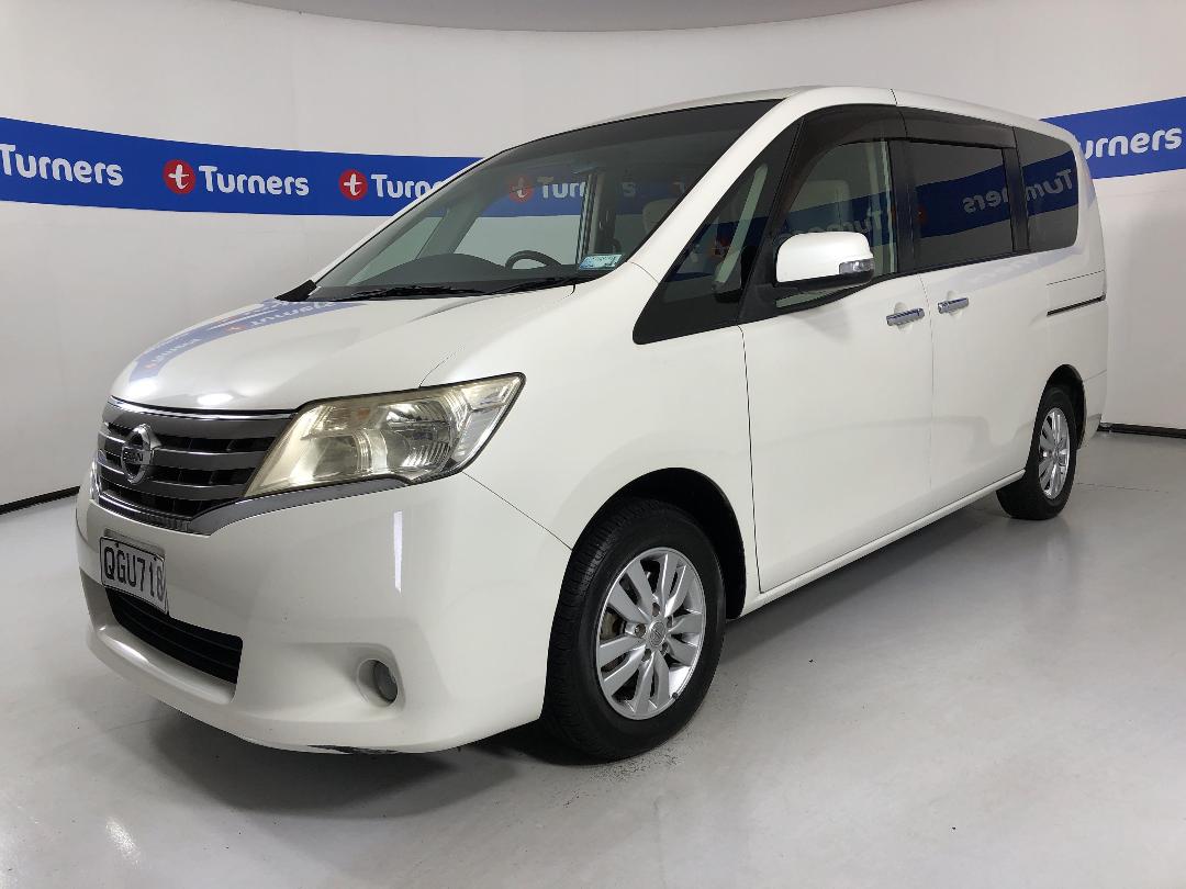 Photo '4' of Nissan Serena Photo '4' of Nissan Serena