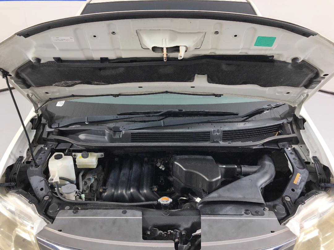 Photo '13' of Nissan Serena Photo '13' of Nissan Serena