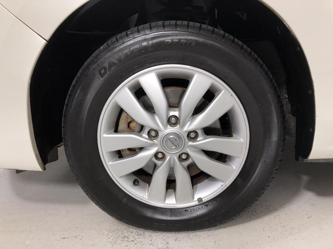 Photo '10' of Nissan Serena Photo '10' of Nissan Serena