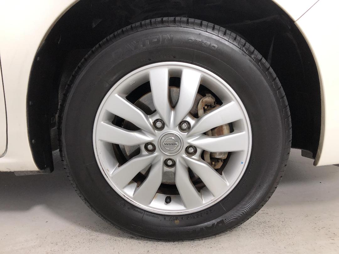 Photo '9' of Nissan Serena Photo '9' of Nissan Serena