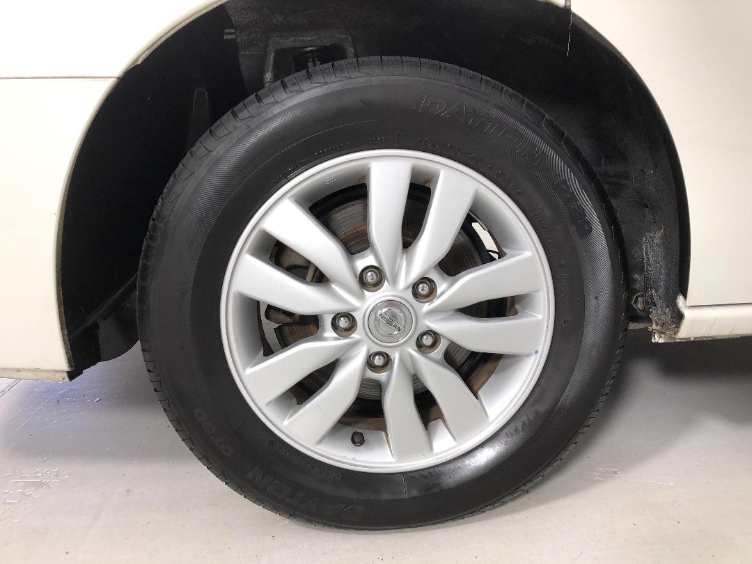 Photo '12' of Nissan Serena Photo '12' of Nissan Serena