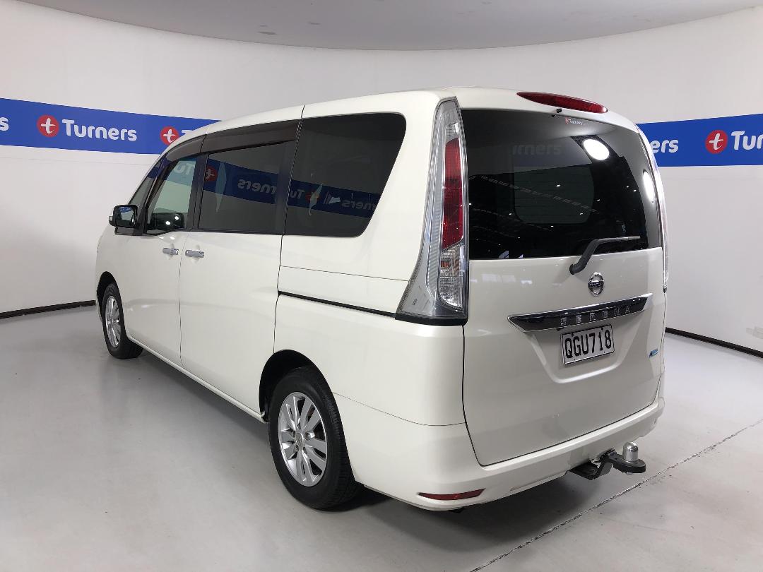 Photo '5' of Nissan Serena Photo '5' of Nissan Serena