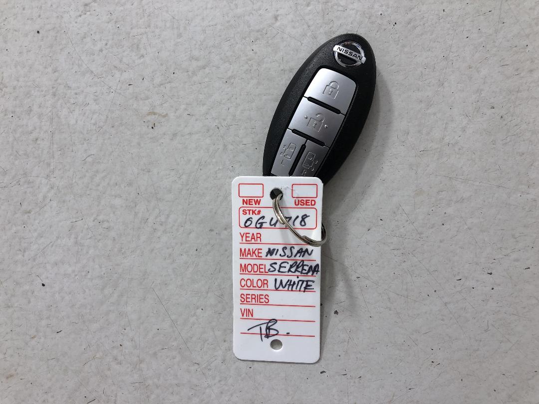 Photo '22' of Nissan Serena Photo '22' of Nissan Serena