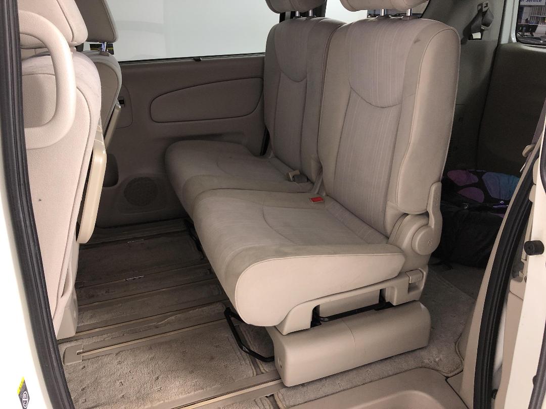 Photo '20' of Nissan Serena Photo '20' of Nissan Serena