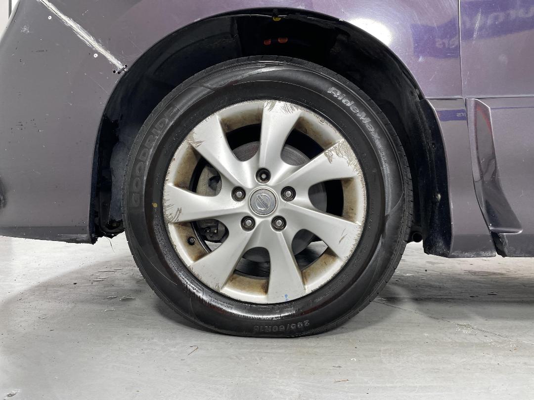 Photo '10' of Nissan Serena