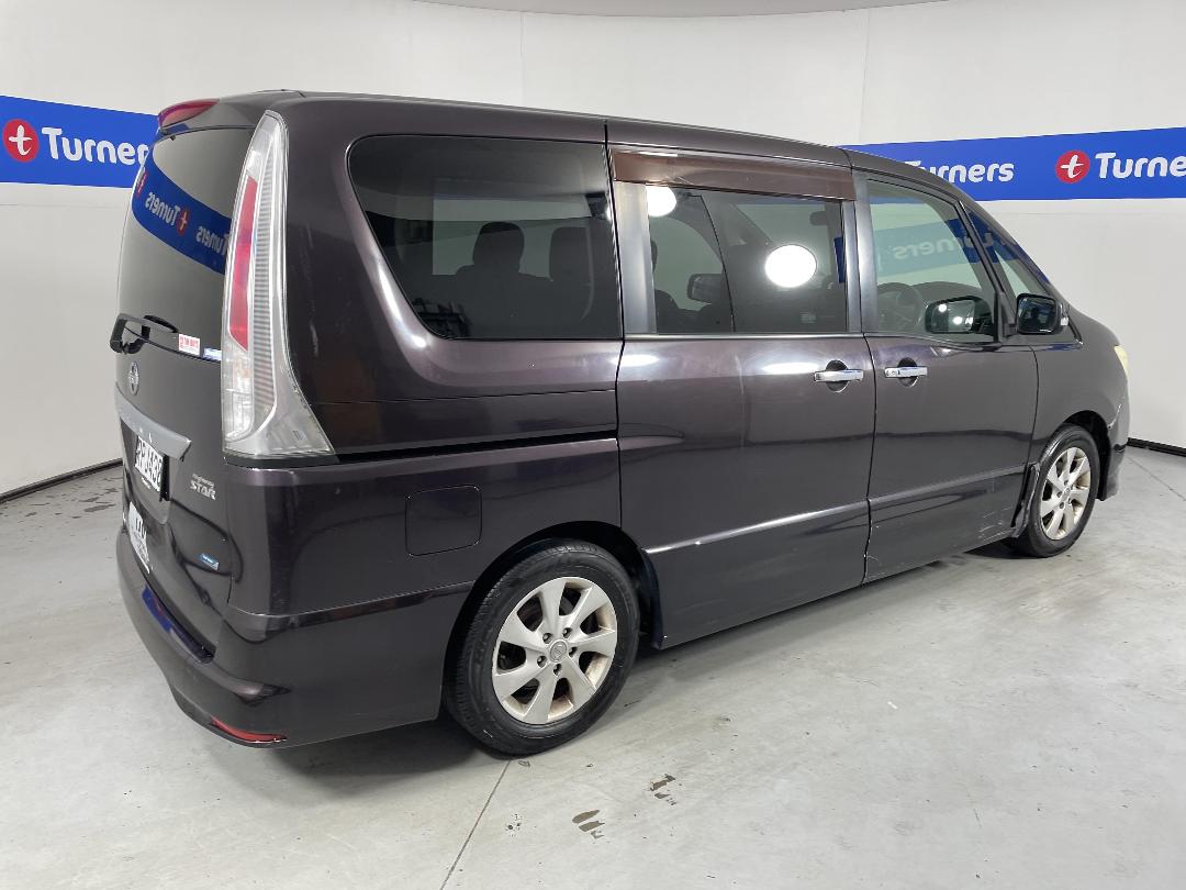 Photo '7' of Nissan Serena
