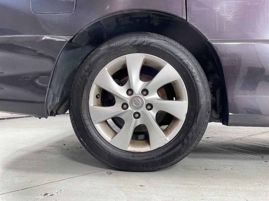 Photo '12' of Nissan Serena