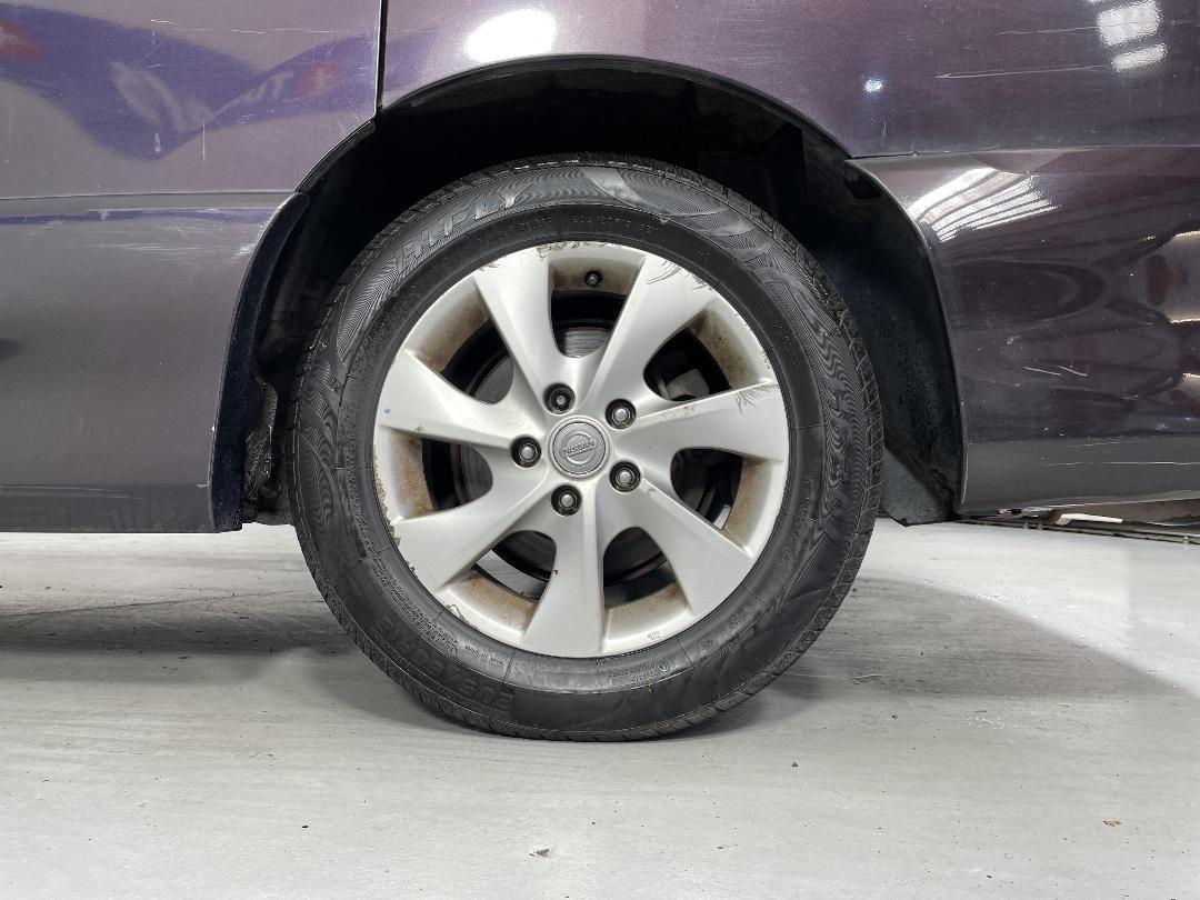 Photo '11' of Nissan Serena