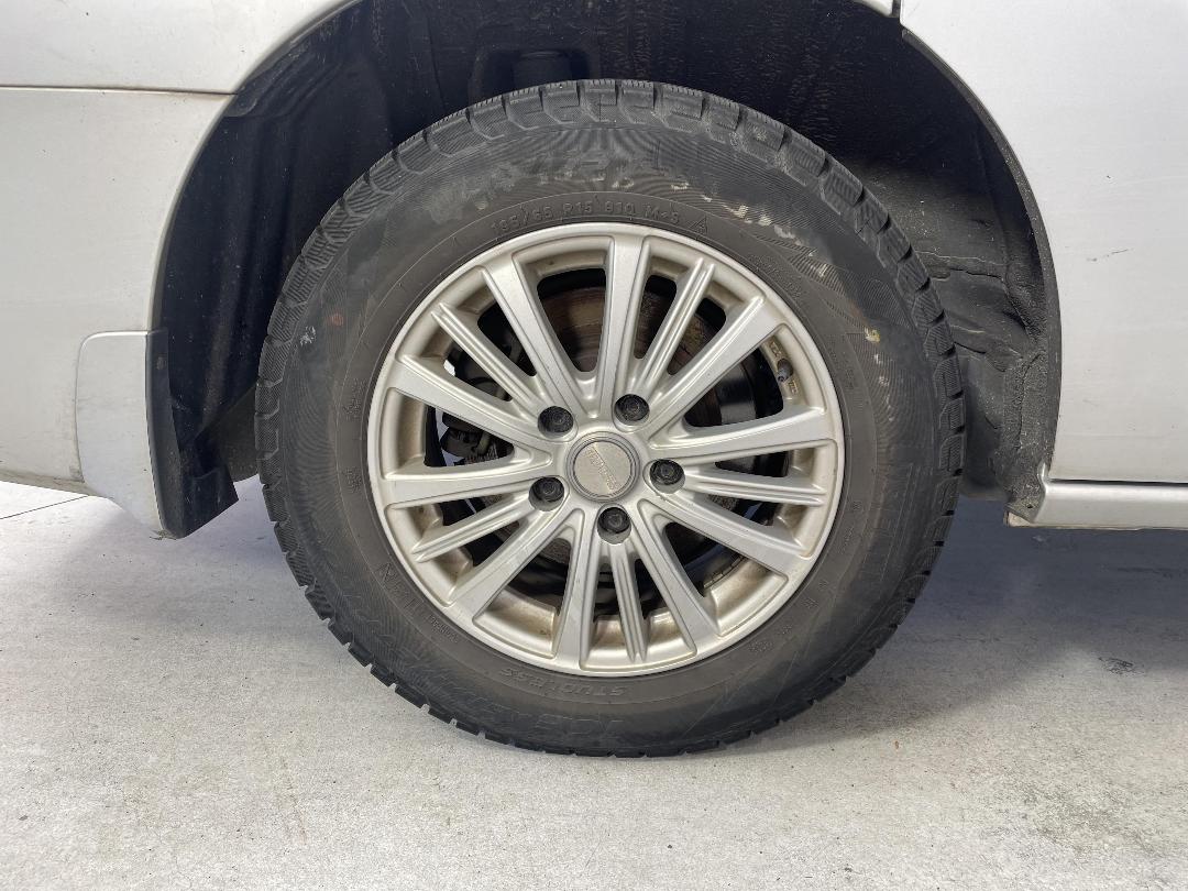 Photo '10' of Nissan Serena