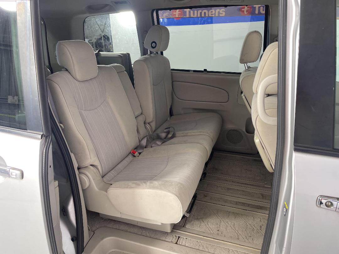 Photo '17' of Nissan Serena