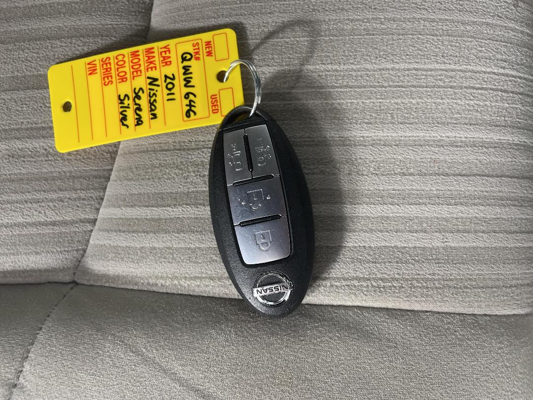 Photo '19' of Nissan Serena