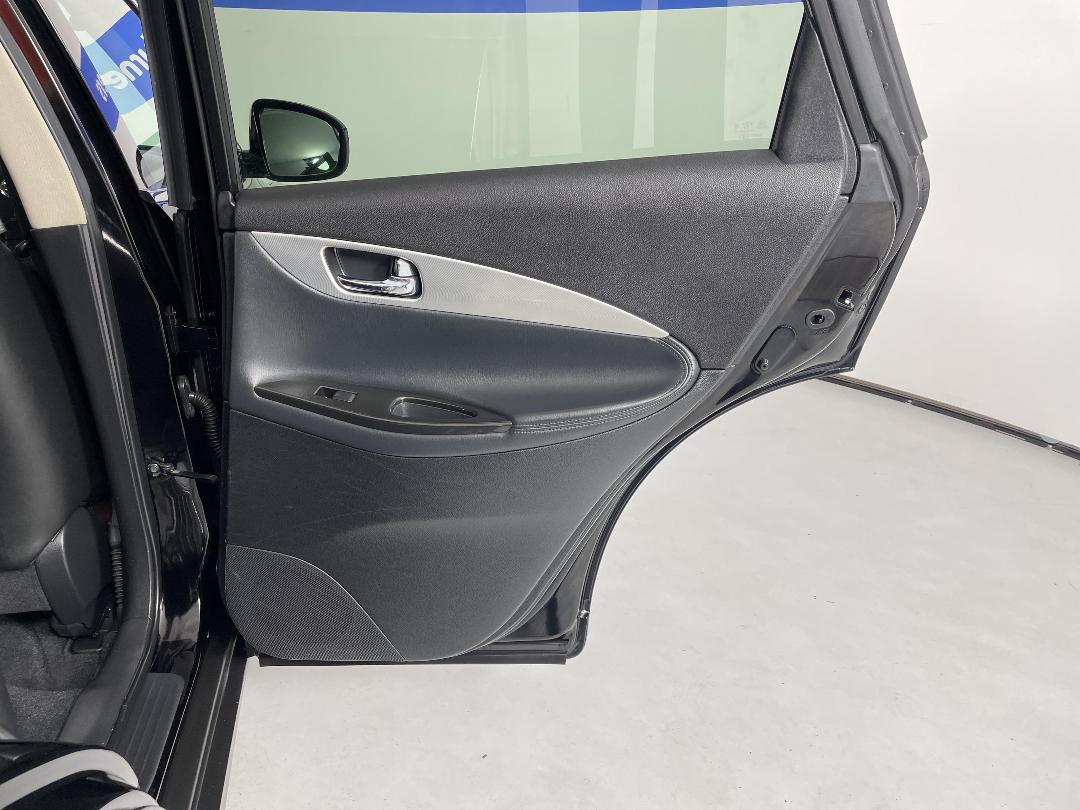 Photo '19' of Nissan Skyline