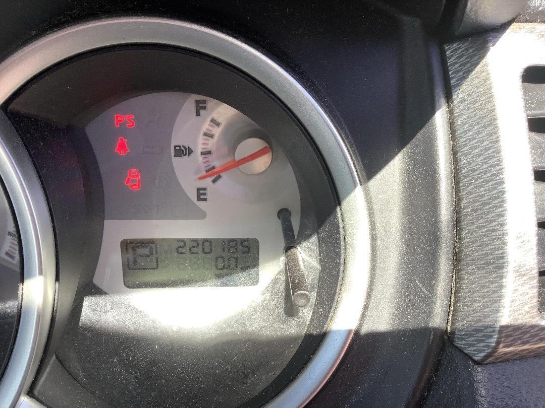 Photo '13' of Nissan Tiida TI Photo '13' of Nissan Tiida TI