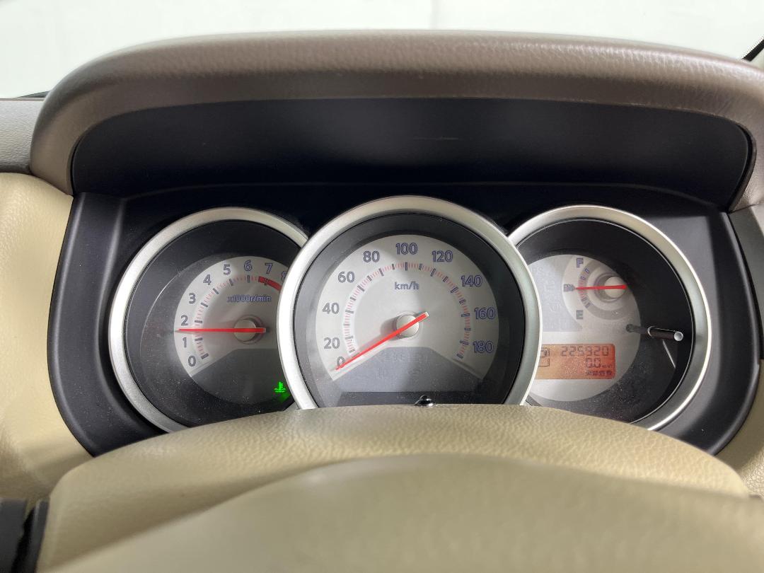 Photo '21' of Nissan Tiida