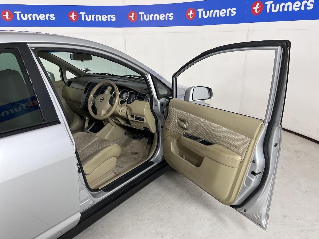 Photo '15' of Nissan Tiida