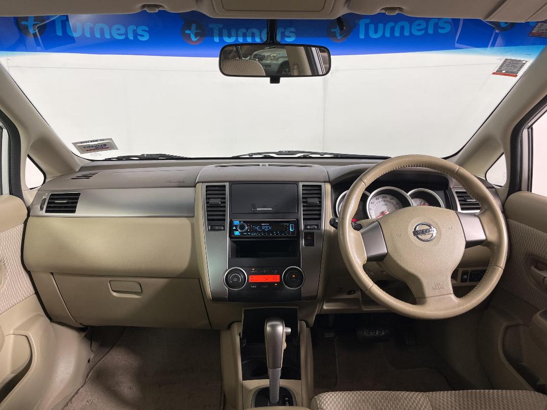 Photo '17' of Nissan Tiida