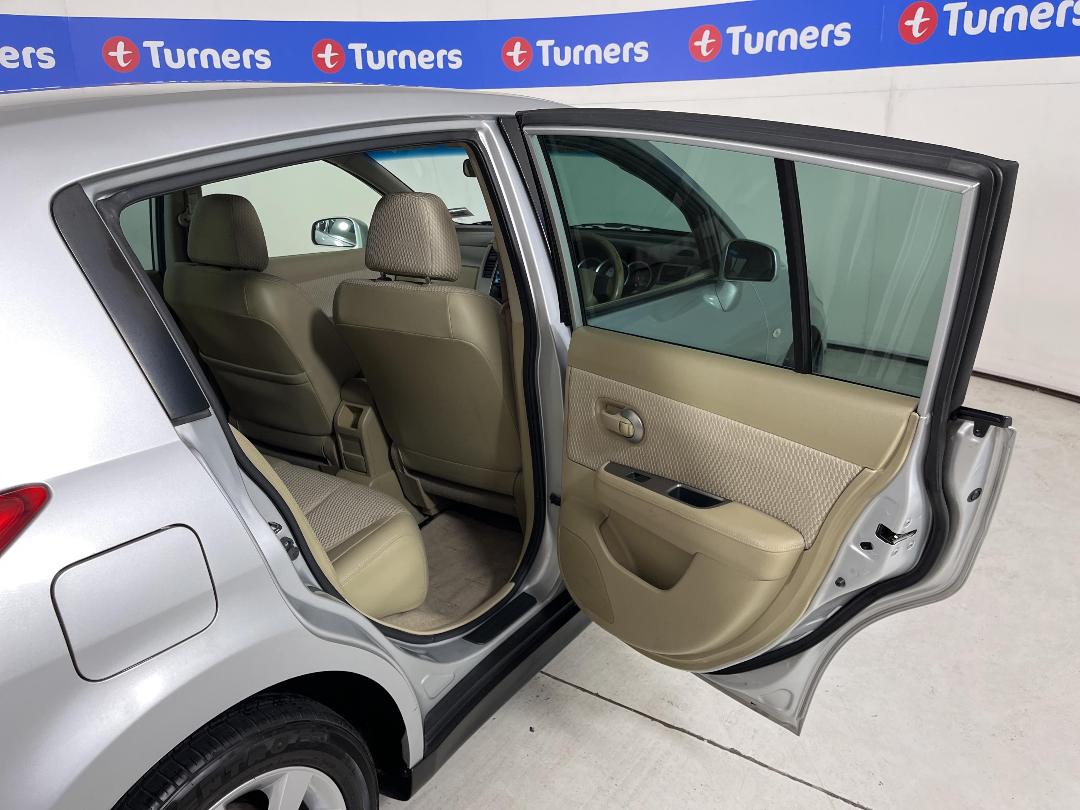 Photo '19' of Nissan Tiida