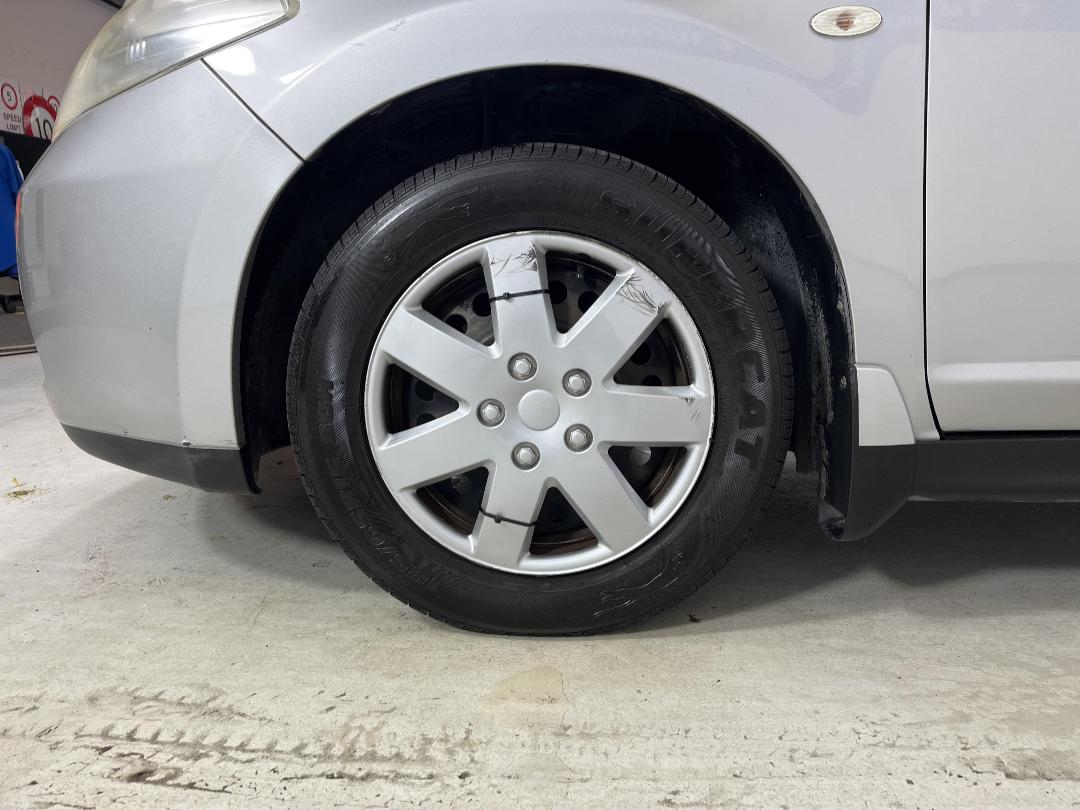 Photo '10' of Nissan Tiida Photo '10' of Nissan Tiida