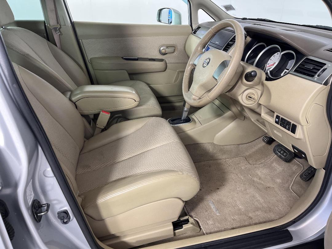 Photo '16' of Nissan Tiida Photo '16' of Nissan Tiida