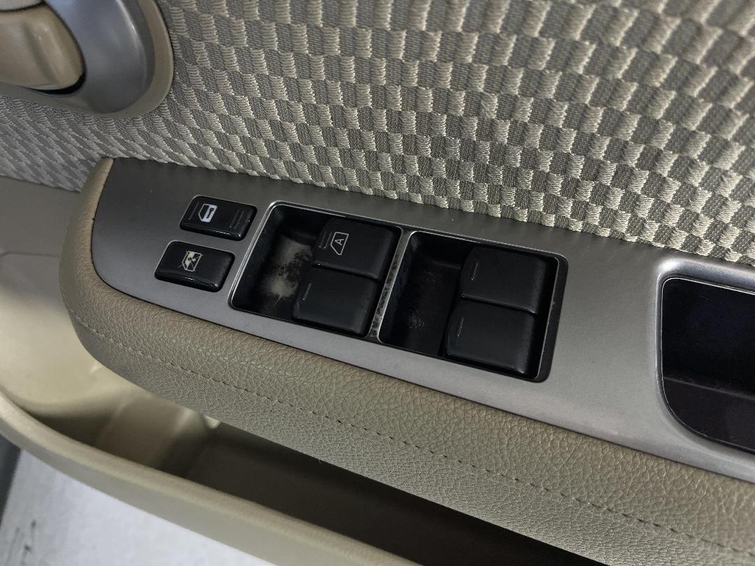 Photo '24' of Nissan Tiida Photo '24' of Nissan Tiida