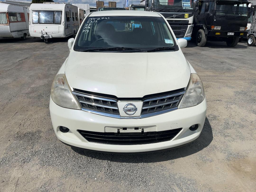 Photo '2' of Nissan Tiida