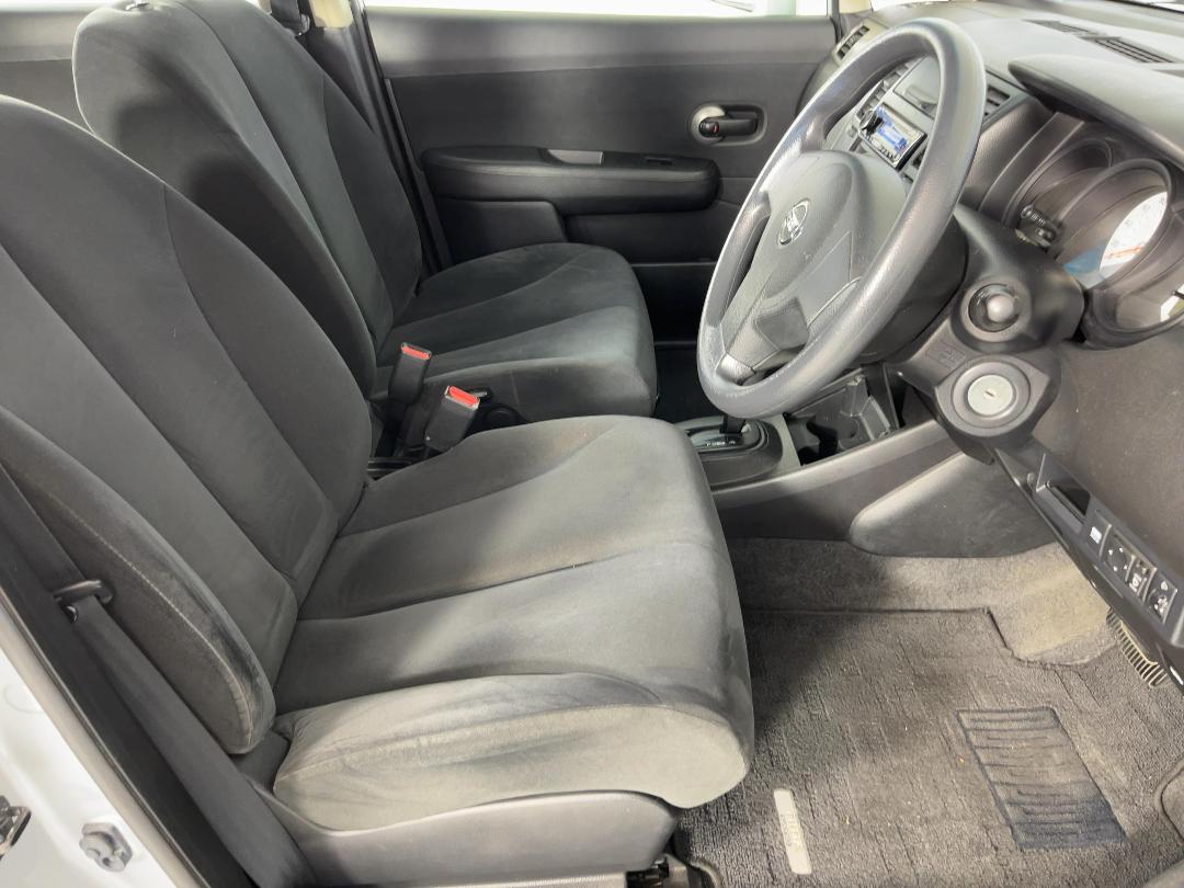 Photo '16' of Nissan Tiida Photo '16' of Nissan Tiida