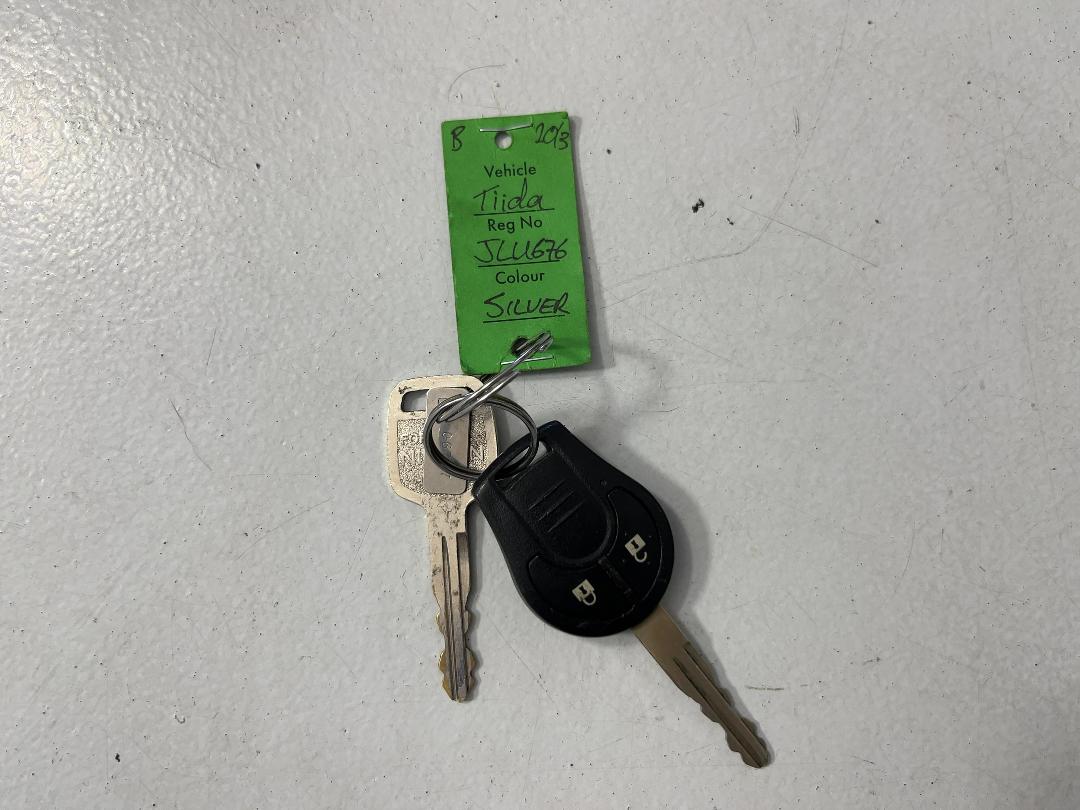 Photo '22' of Nissan Tiida Photo '22' of Nissan Tiida