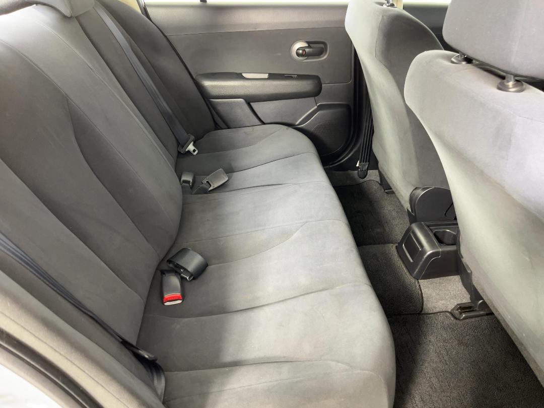 Photo '20' of Nissan Tiida Photo '20' of Nissan Tiida