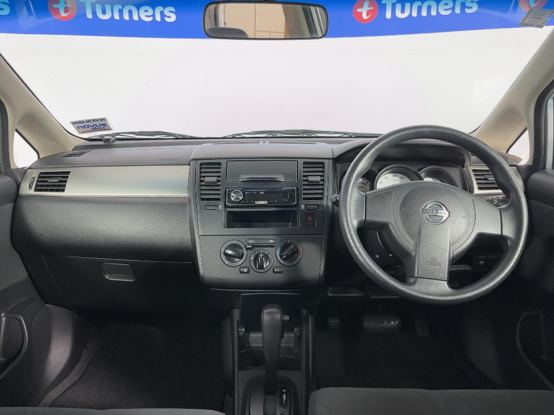 Photo '17' of Nissan Tiida Photo '17' of Nissan Tiida