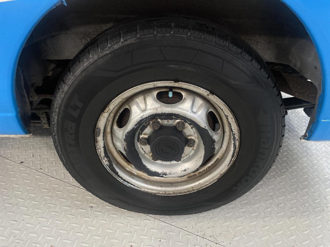 Photo '9' of Nissan Urvan