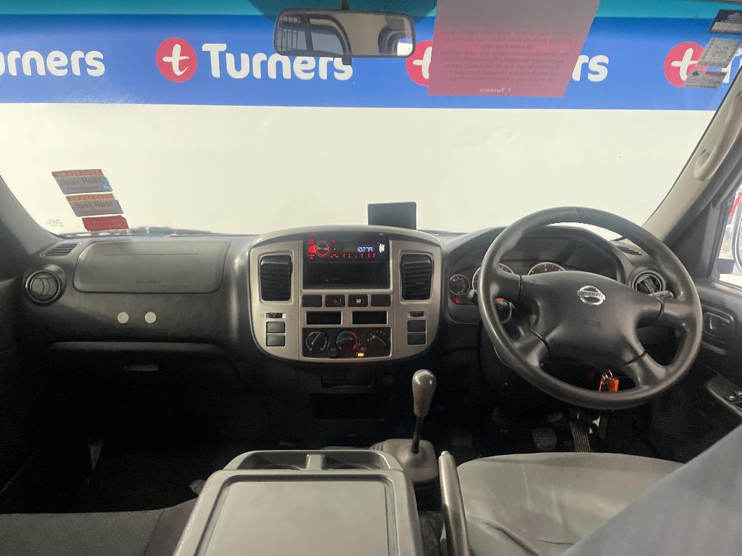 Photo '15' of Nissan Urvan