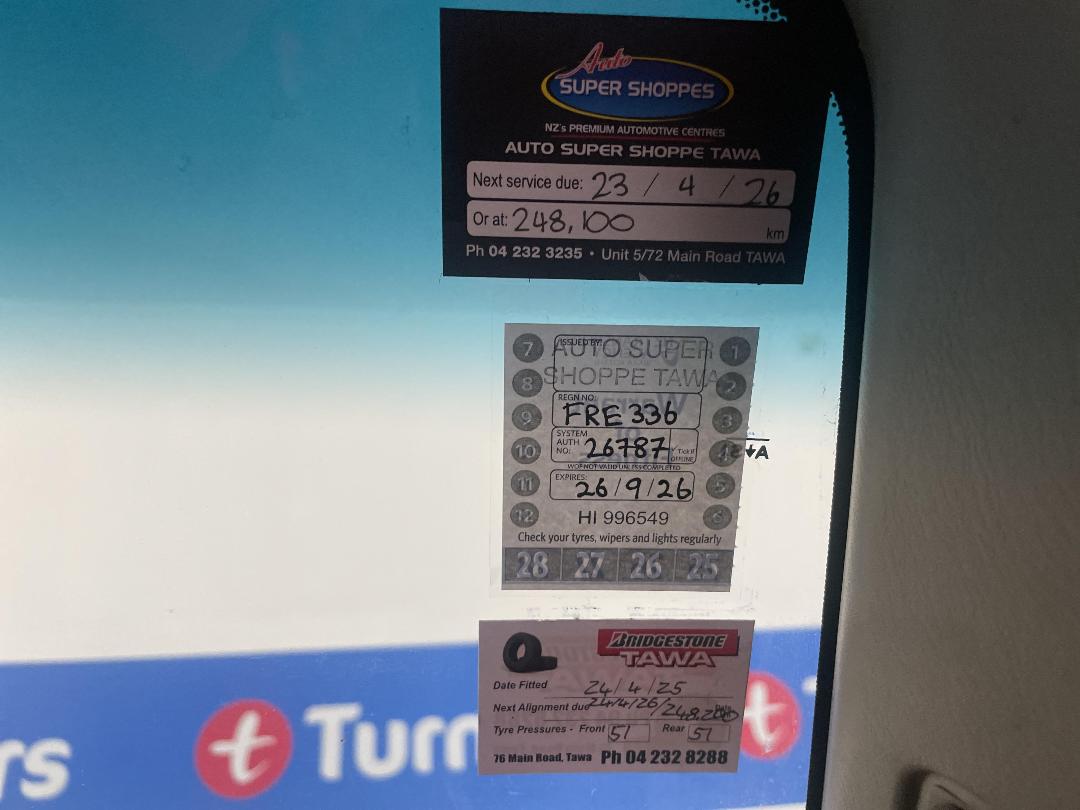 Photo '25' of Nissan Urvan