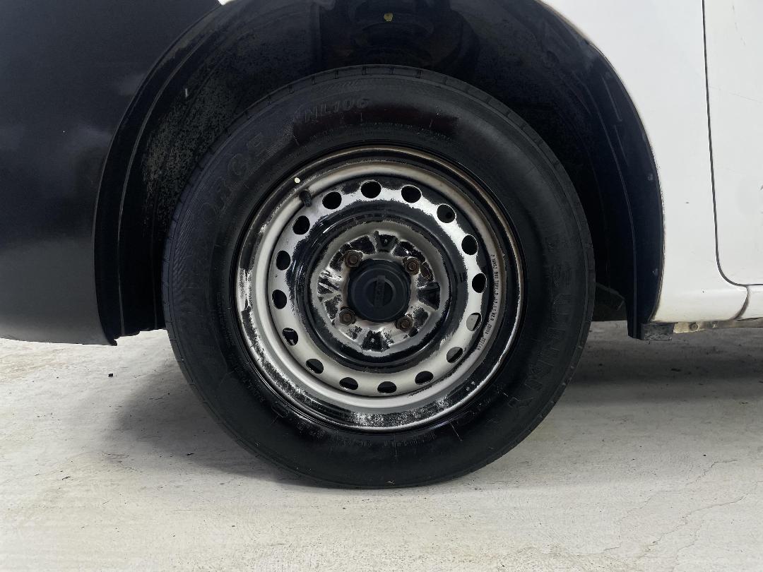 Photo '10' of Nissan Vanette