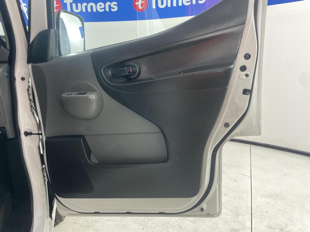 Photo '15' of Nissan Vanette