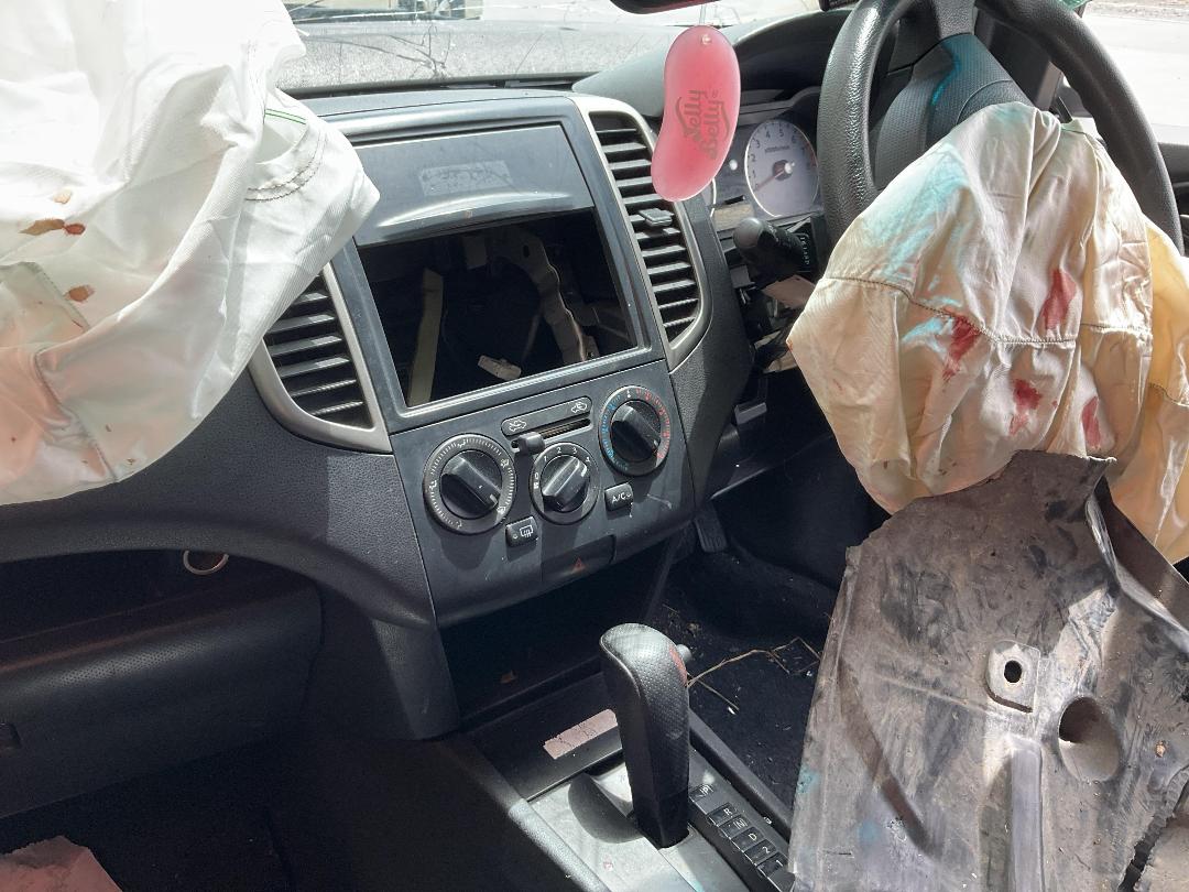 Photo '15' of Nissan Wingroad