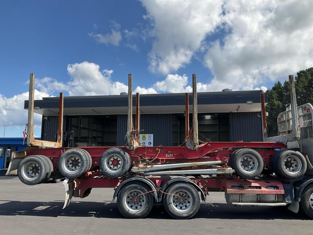 Photo '3' of PATCHELL 4SH MB Logger Trailer Full