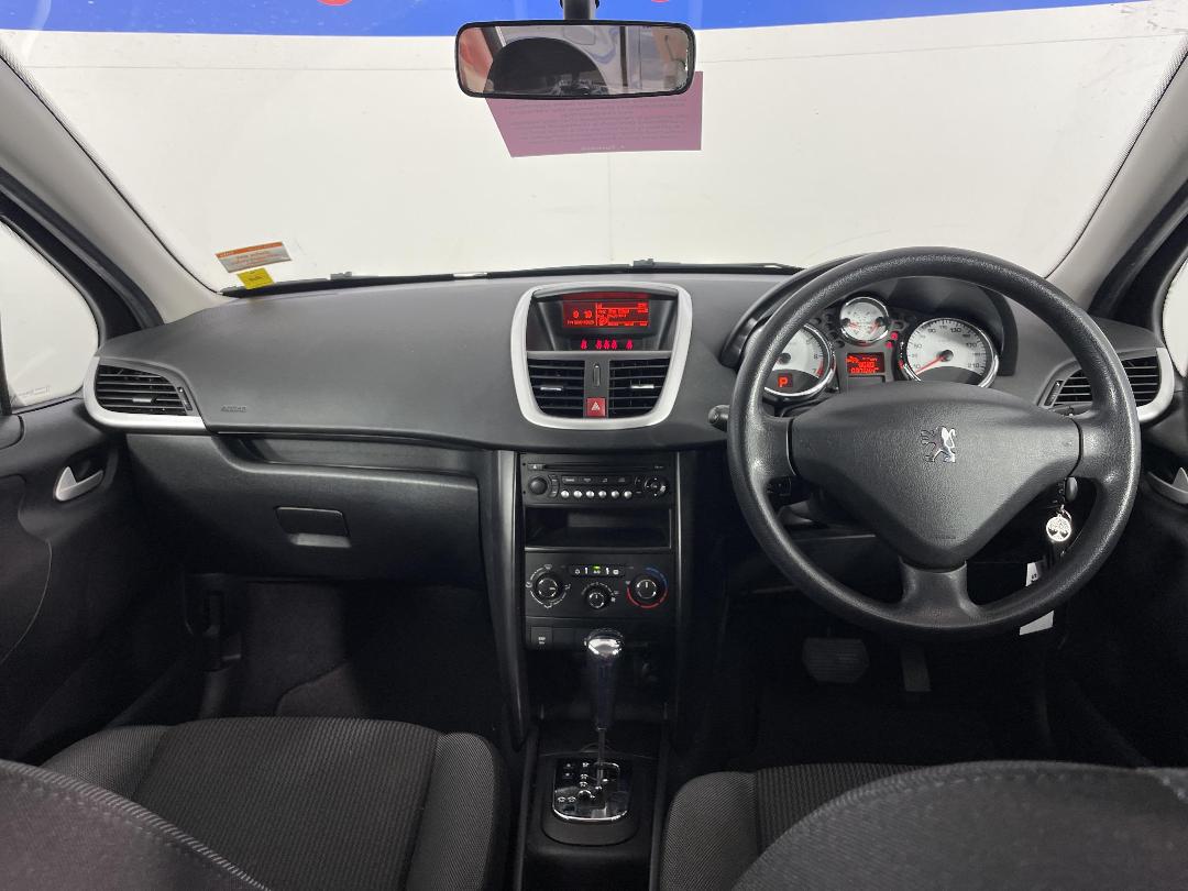 Photo '15' of Peugeot 207 XT