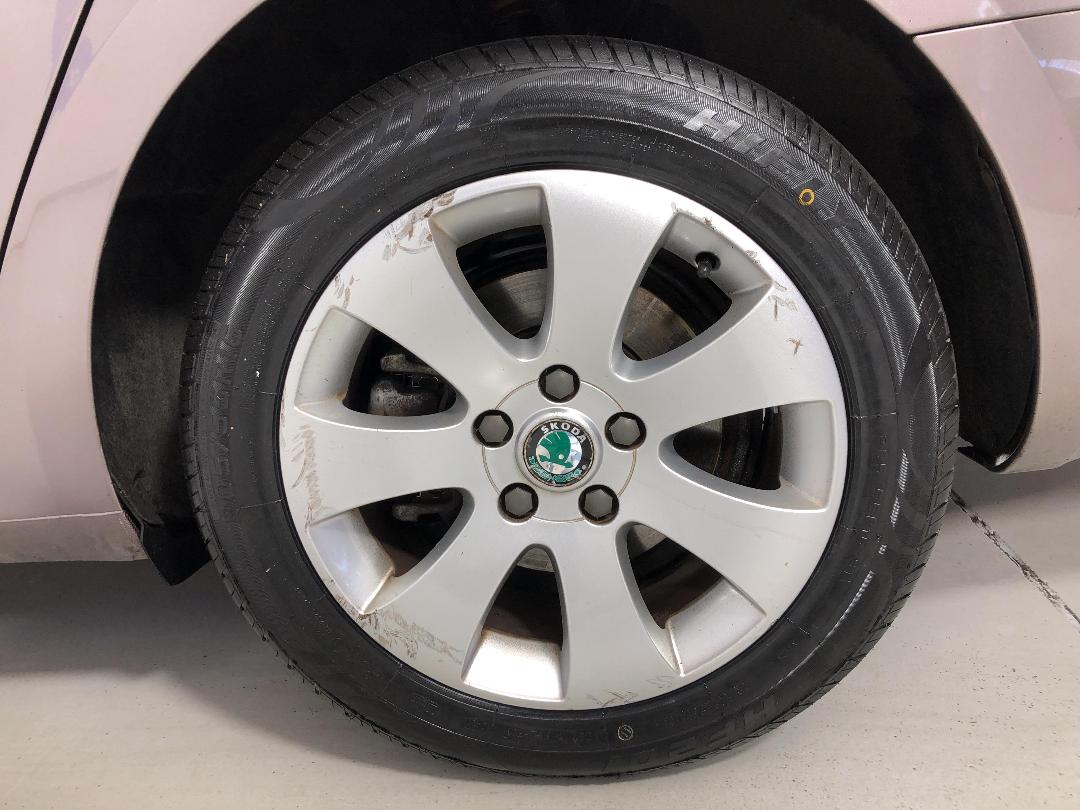 Photo '11' of Skoda Superb