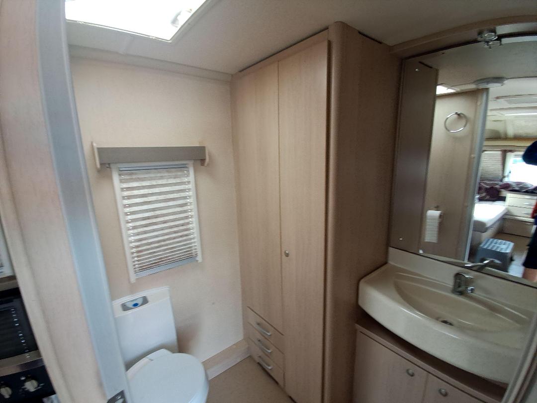 Photo '17' of Sterling ELITE Caravan - Single