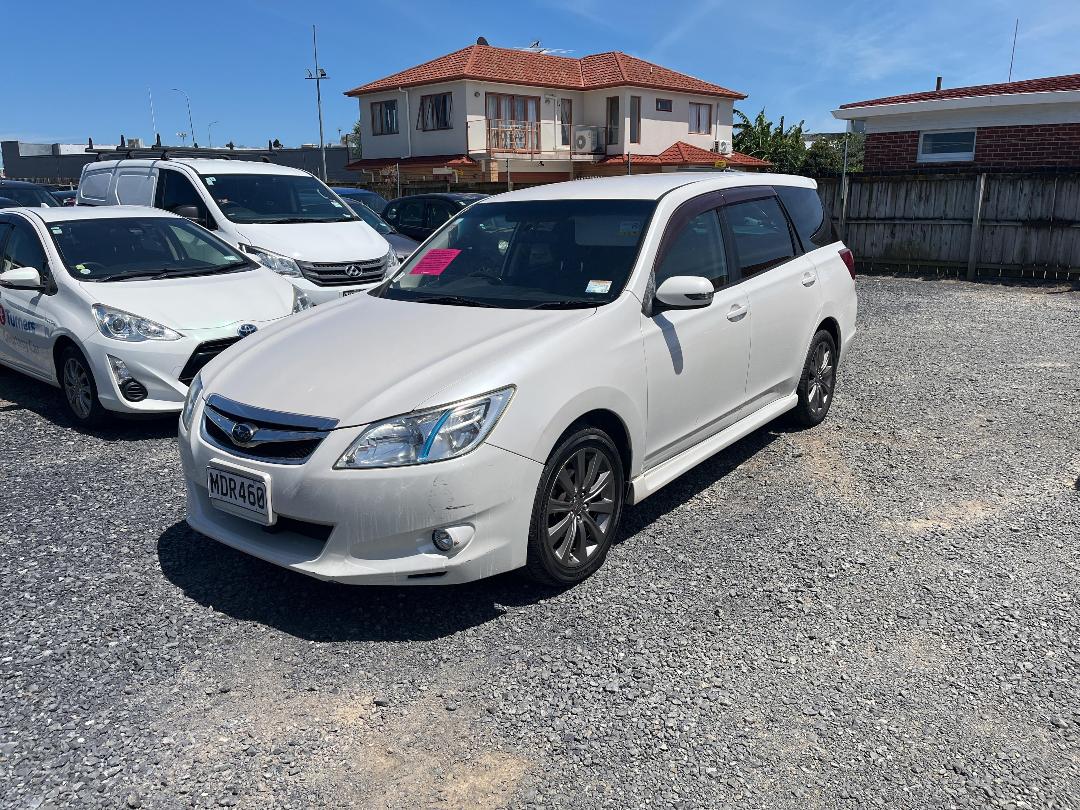 Photo '3' of Subaru Exiga Photo '3' of Subaru Exiga