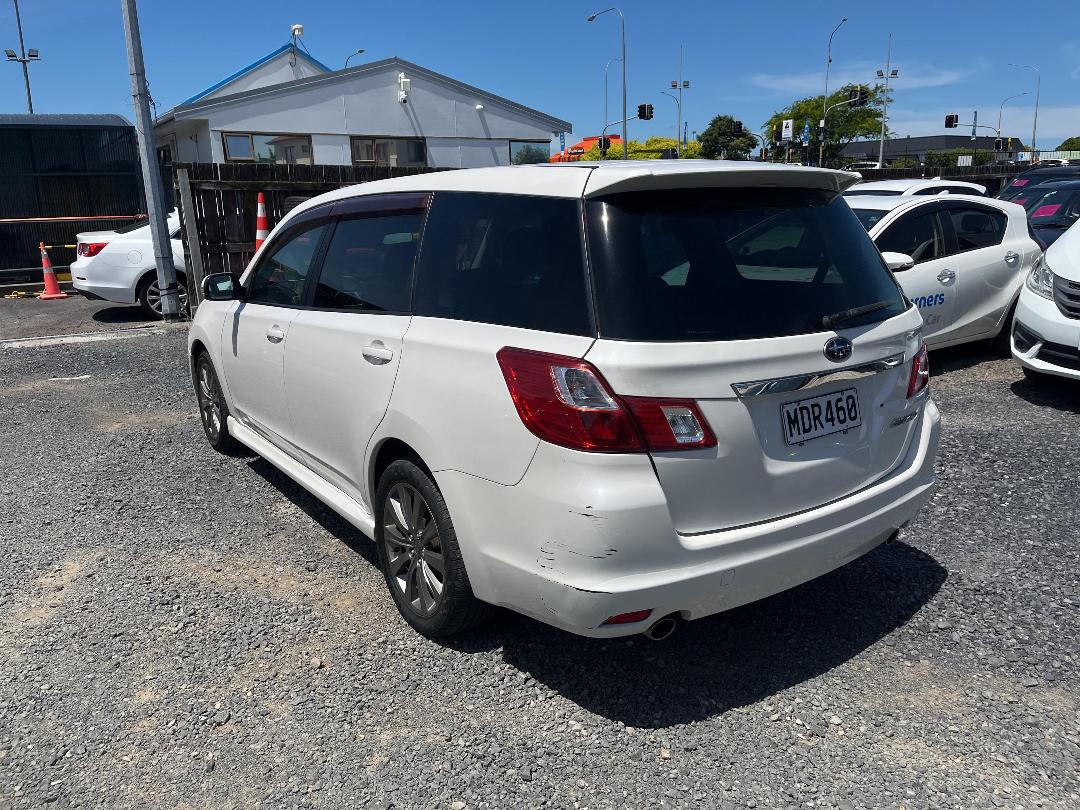 Photo '7' of Subaru Exiga Photo '7' of Subaru Exiga