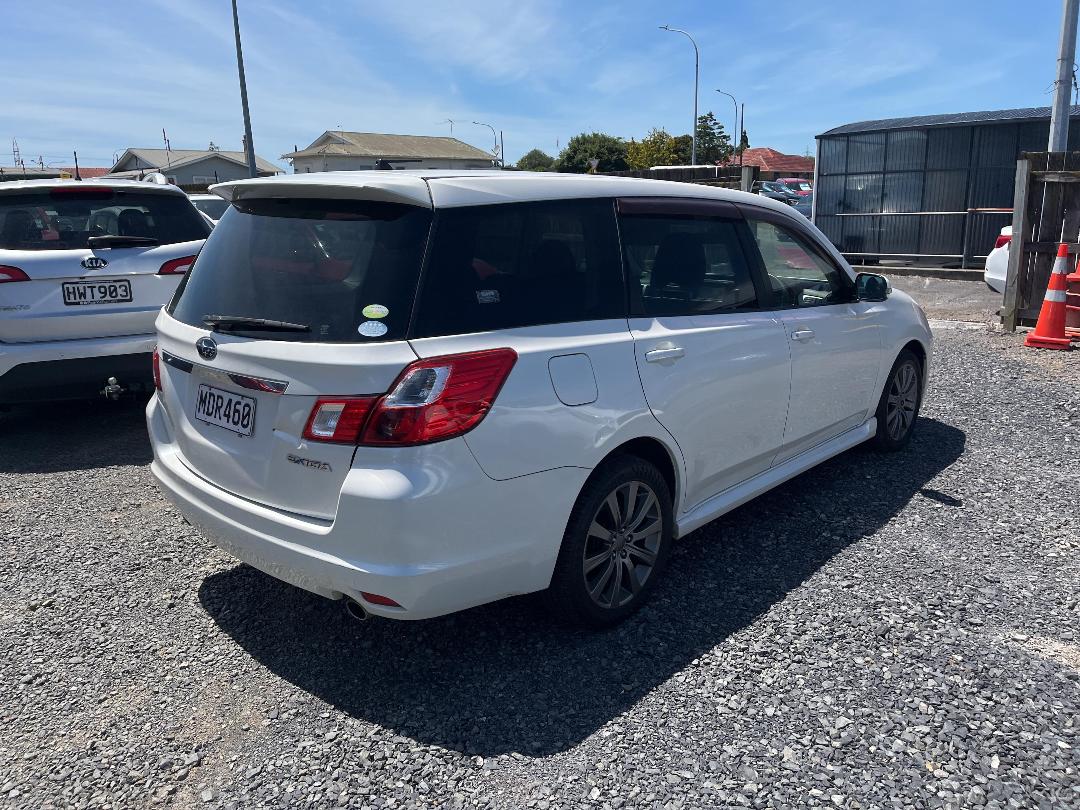 Photo '5' of Subaru Exiga Photo '5' of Subaru Exiga