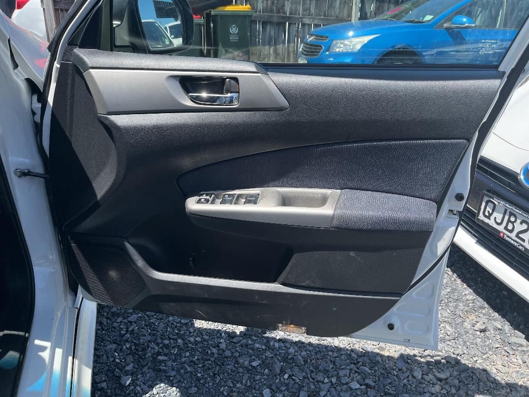 Photo '9' of Subaru Exiga Photo '9' of Subaru Exiga